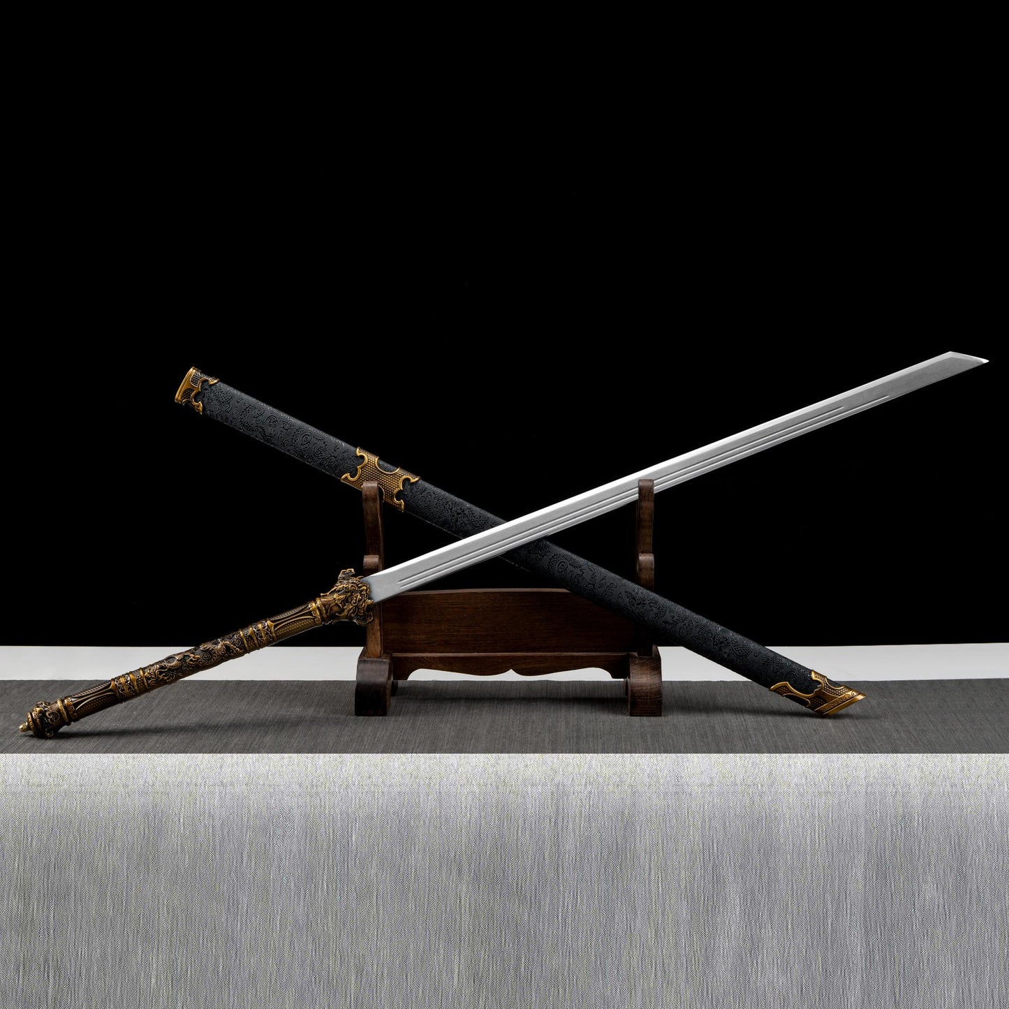 Dragon Saber 55” (Gold / Silver Edition)
