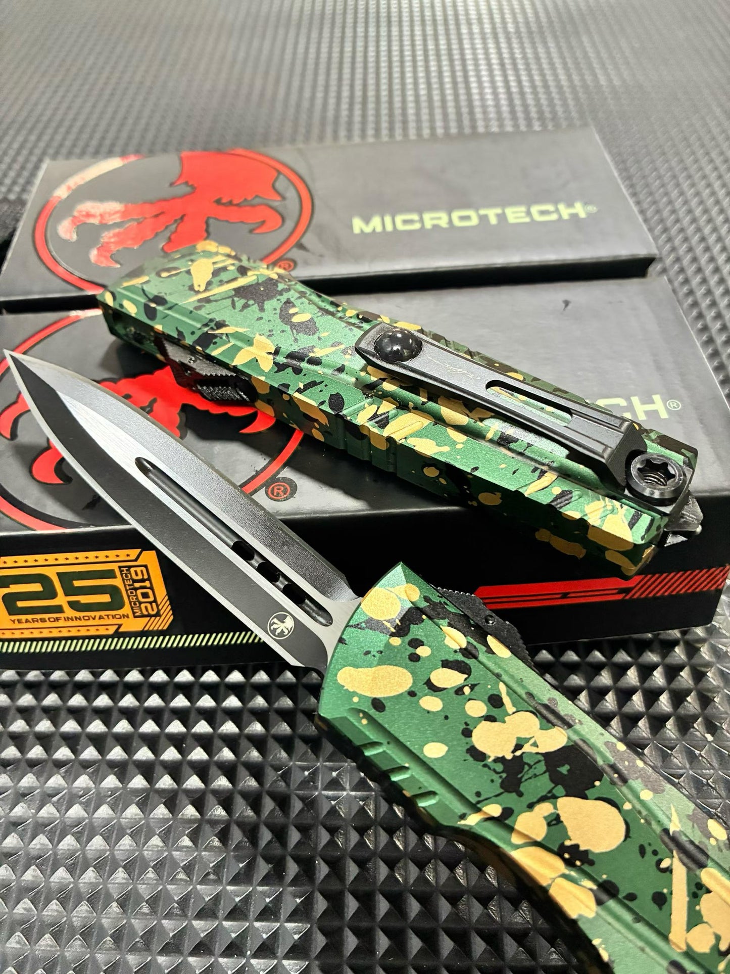 Phantom OTF Knife – M390 Steel Automatic Blade